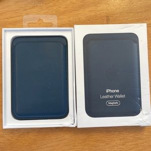 iPhone Leather Magnet Wallet